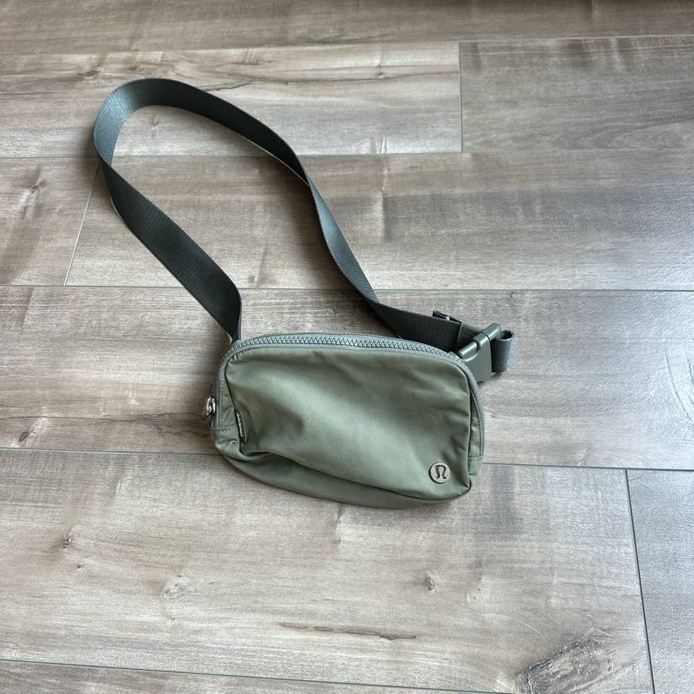 Lululemon Athletica Green Belt Bag Minimalist Design